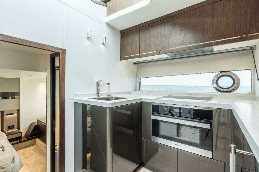 2021 Sunseeker Predator 60 EVO