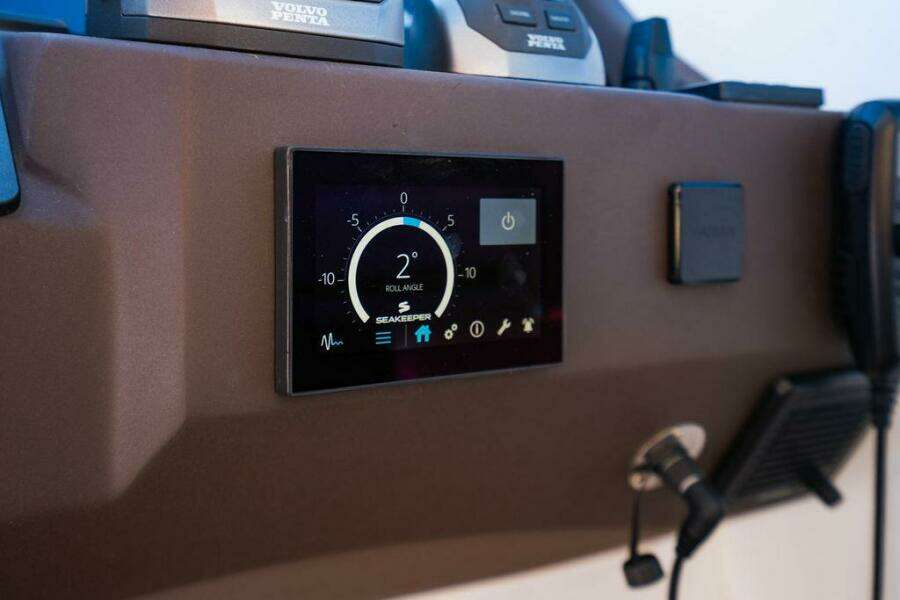 Azimut Atlantis 45 - Relax Josephine - Electronics