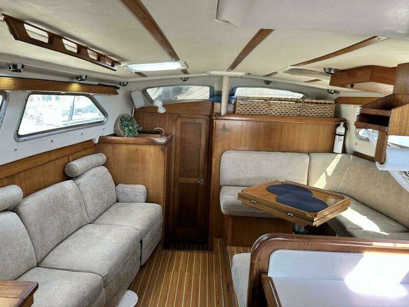 2005 Catalina Morgan 440