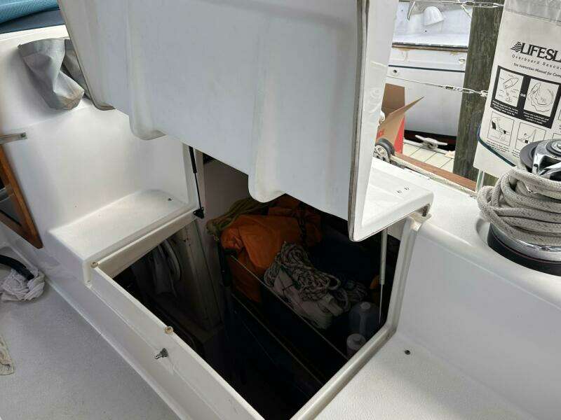 2005 Catalina Morgan 440