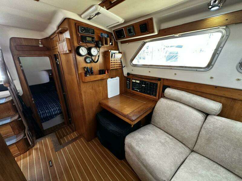 2005 Catalina Morgan 440