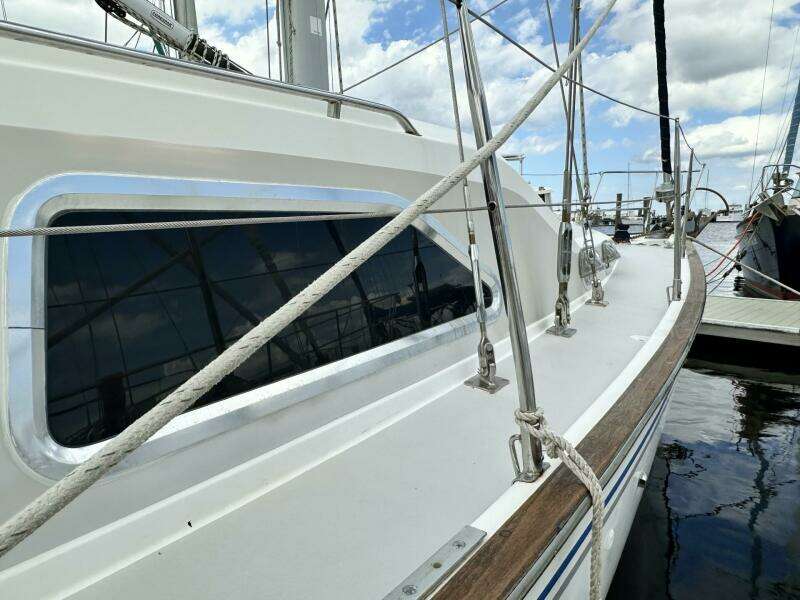 2005 Catalina Morgan 440