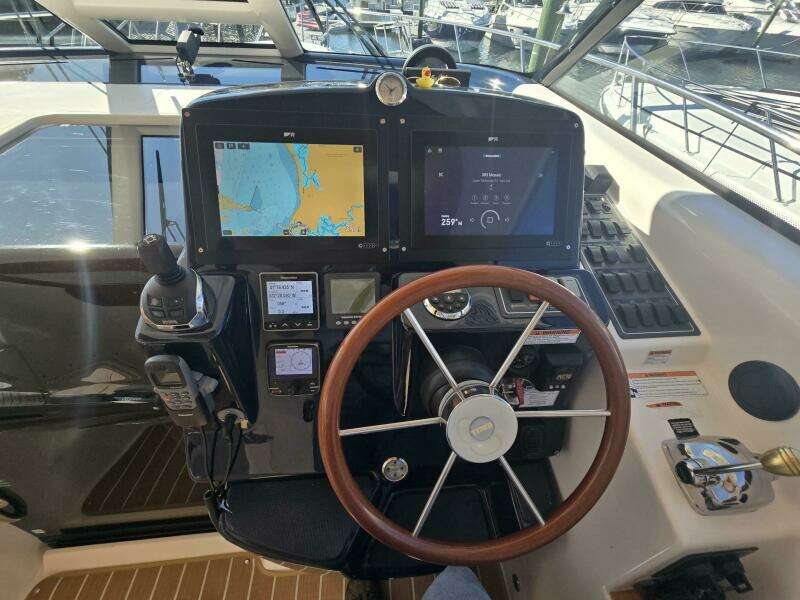 2008 Tiara Yachts 4300 Sovran