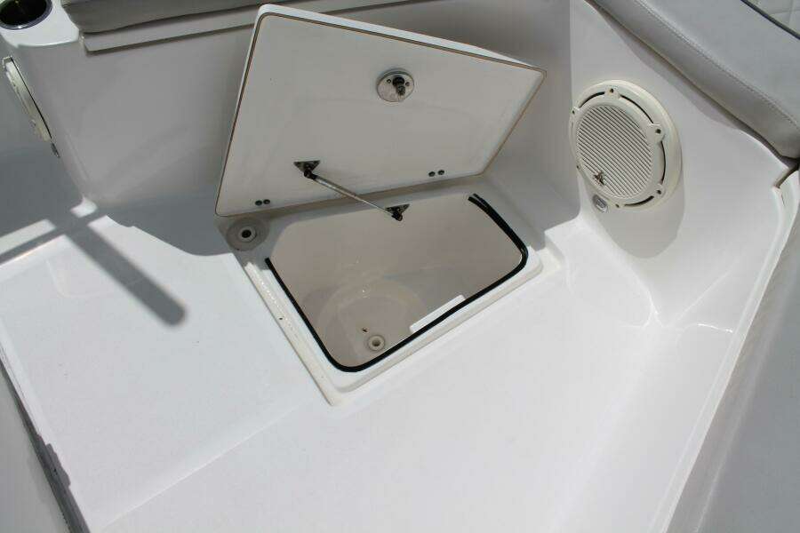 2018 Sea Fox 328 Commander