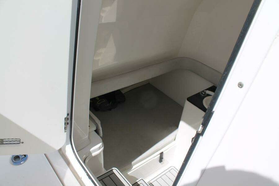 2018 Sea Fox 328 Commander