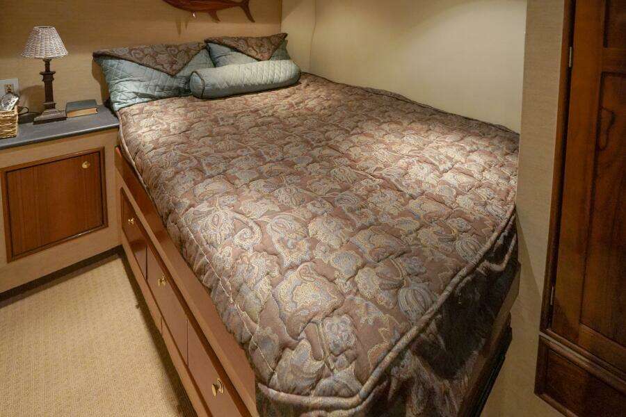 1997 Blackwell Boatworks 60 Convertible- MISA- Master Stateroom