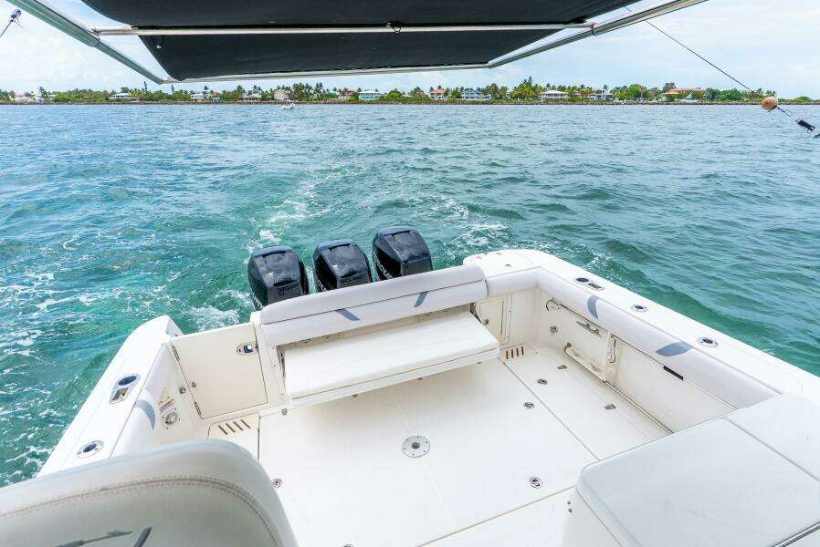 2012 Boston Whaler 345 Conquest - Stern