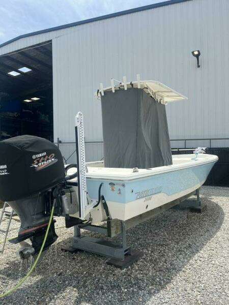 2016 Pathfinder 2400 TRS