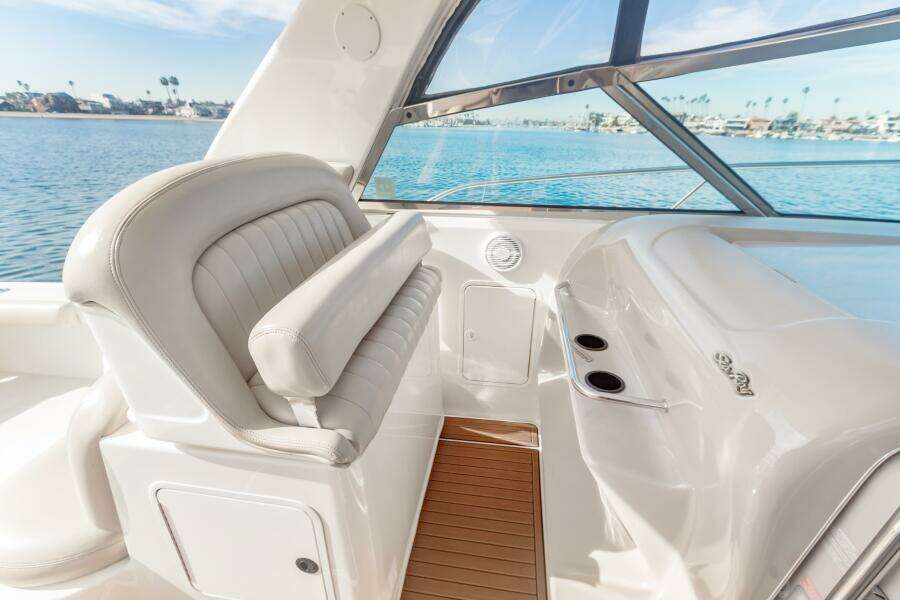 2000 Sea Ray 370 Express Cruiser