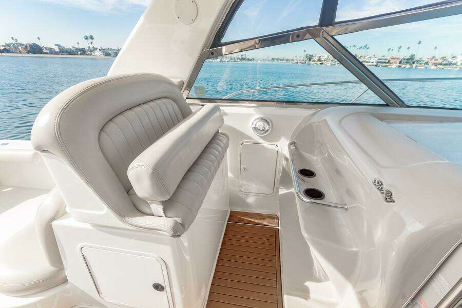 2000 Sea Ray 370 Express Cruiser