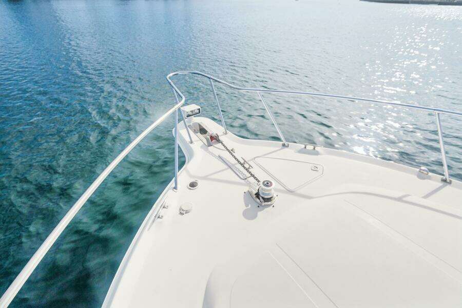 2000 Sea Ray 370 Express Cruiser