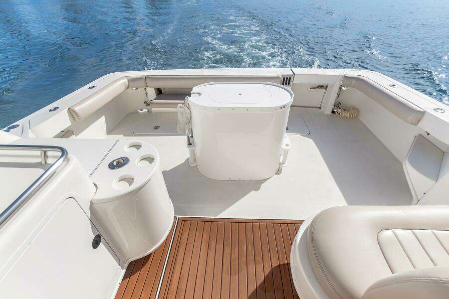 2000 Sea Ray 370 Express Cruiser