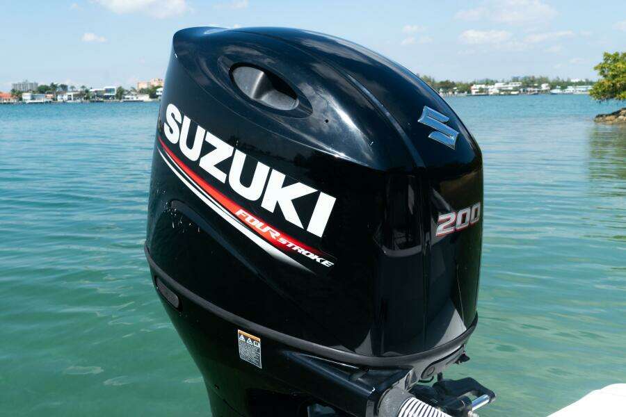 1980 Mako 214 Walkaround