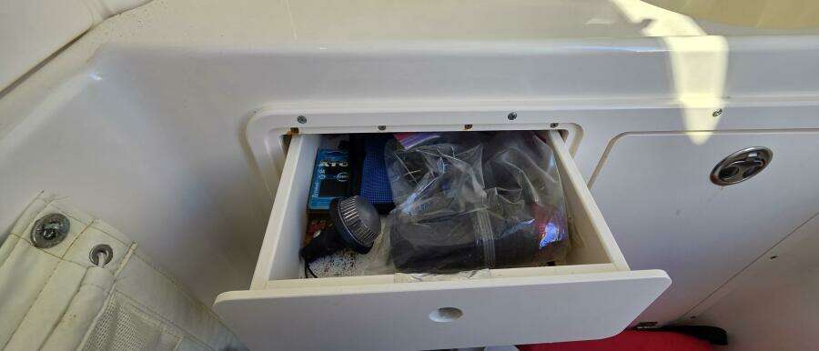 2006 Boston Whaler 270 Outrage