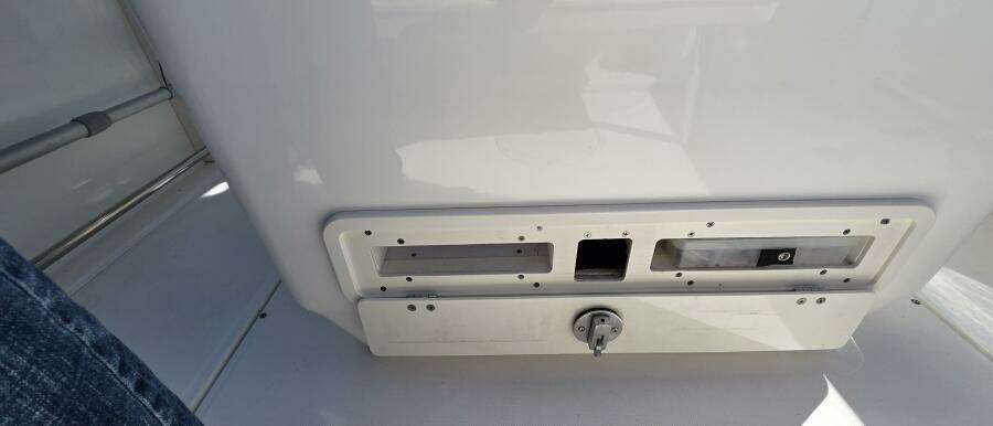 2006 Boston Whaler 270 Outrage