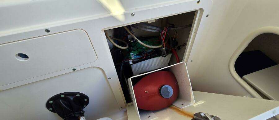 2006 Boston Whaler 270 Outrage