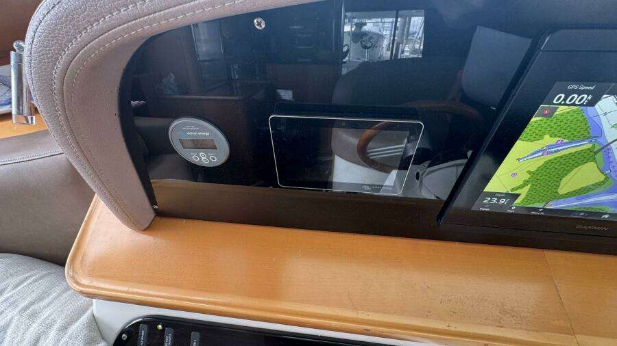 Electronics & Navigation