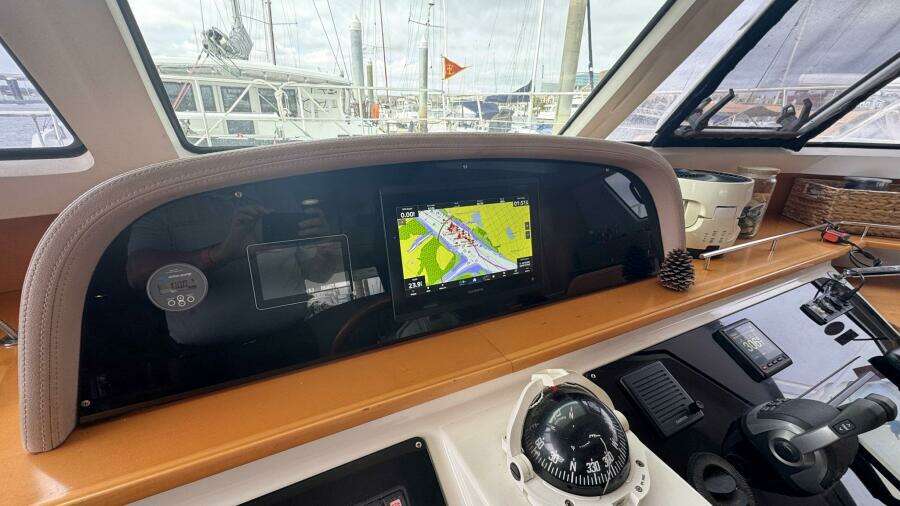 Electronics & Navigation