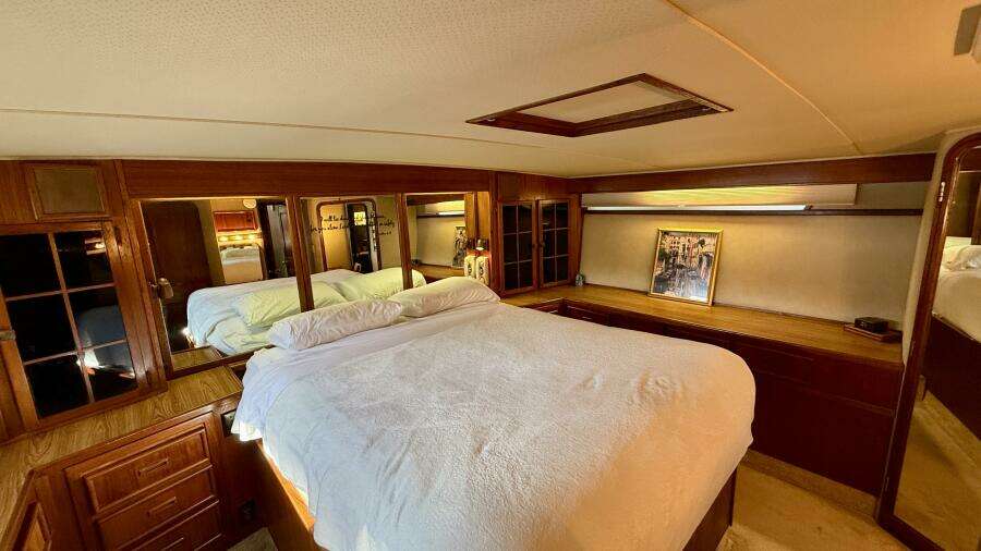 1987 Chris-Craft 500 Constellation