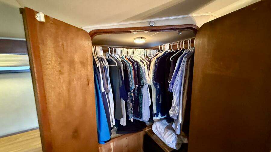 1987 Chris-Craft 500 Constellation