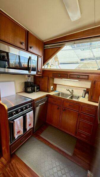 1987 Chris-Craft 500 Constellation