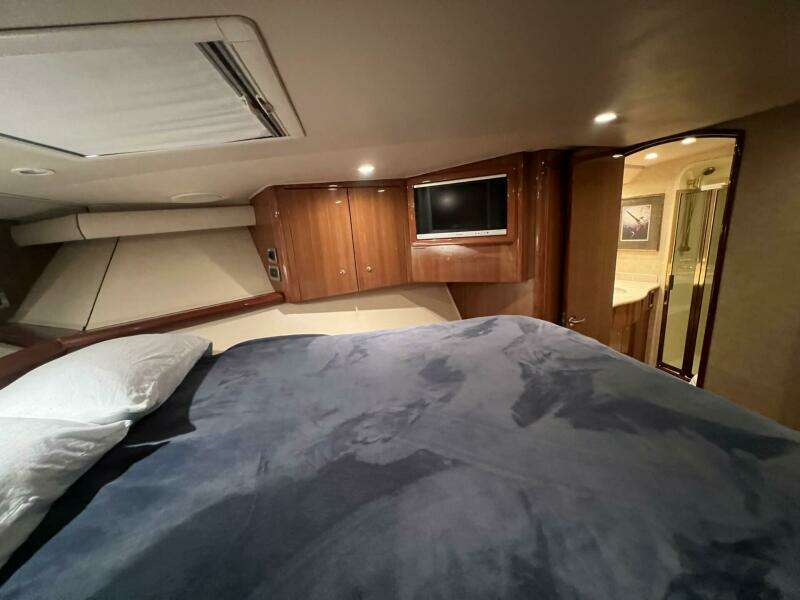 Viking 52 SILENT PARTNER - Master Stateroom