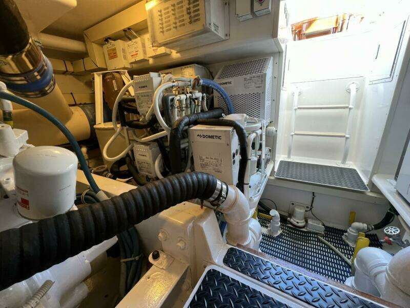 Viking 52 SILENT PARTNER - Engine Room