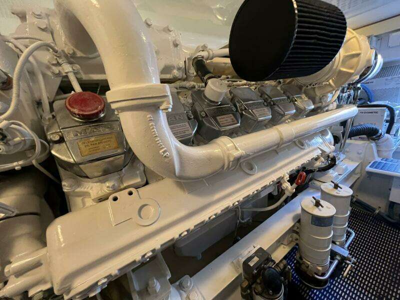 Viking 52 SILENT PARTNER - Engine Room