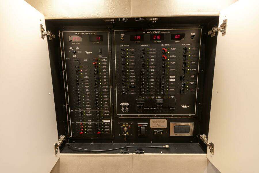 2015 Viking 52 Sport Tower- UP TO IT- Breakers