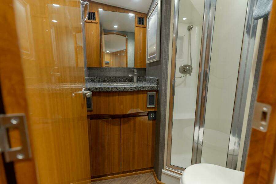 2015 Viking 52 Sport Tower- UP TO IT- Guest Head