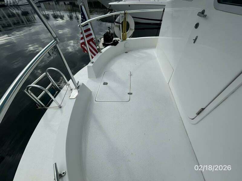 37' Great Harbour aftdeck port
