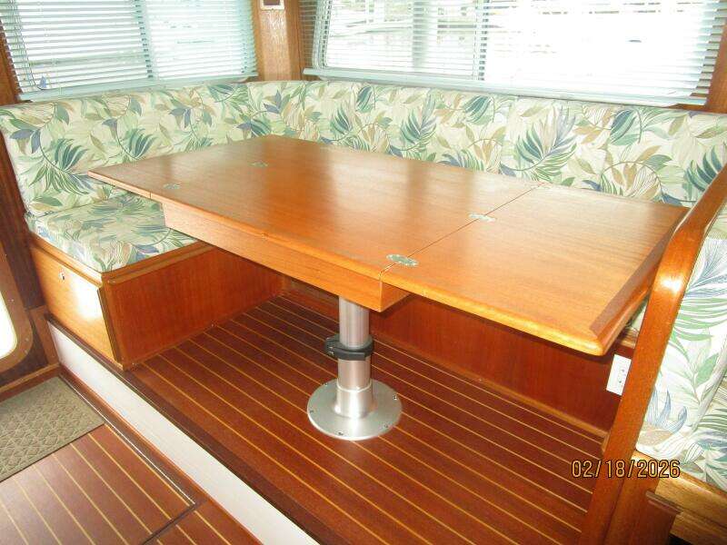 37' Great Harbour salon table