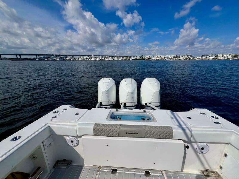 2021 Caymas 341CC