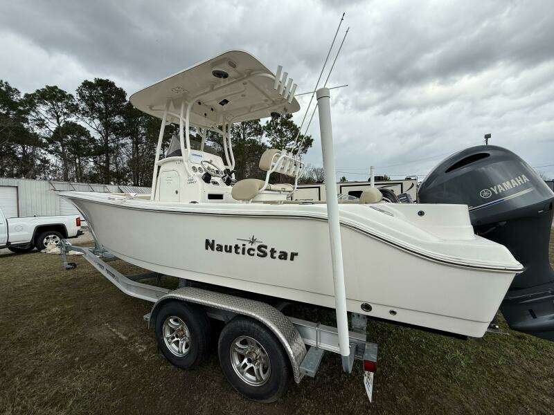 2022 NauticStar 2302 Legacy