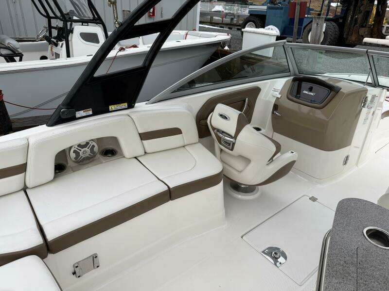 2016 Chaparral 264 Sunsesta