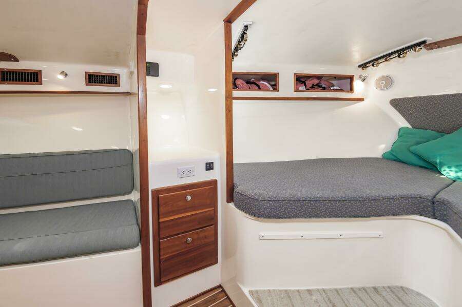 2003 Custom Carolina 40 Layton Express