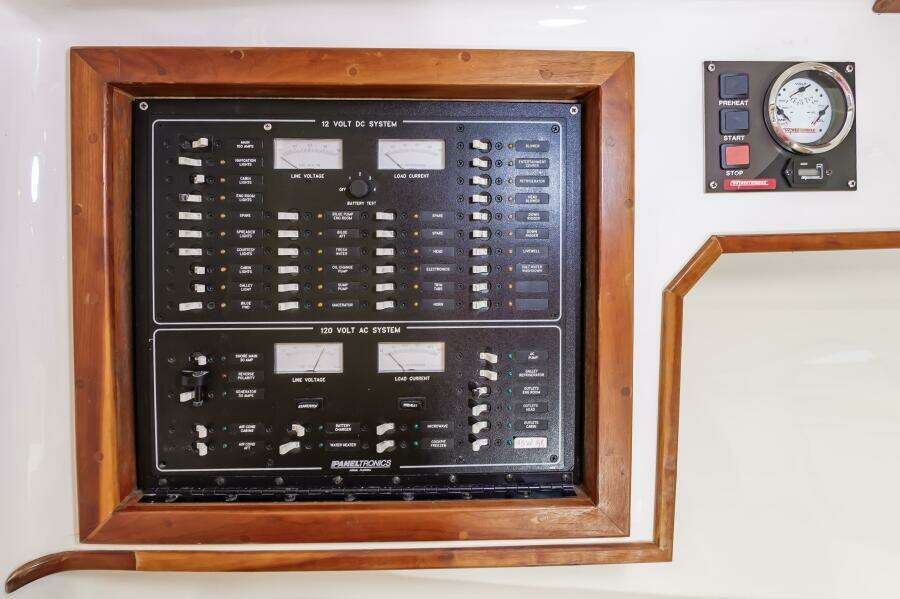 2003 Custom Carolina 40 Layton Express