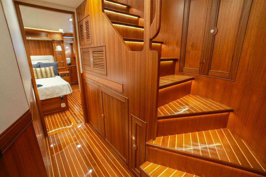 Companionway Facing Port Aft