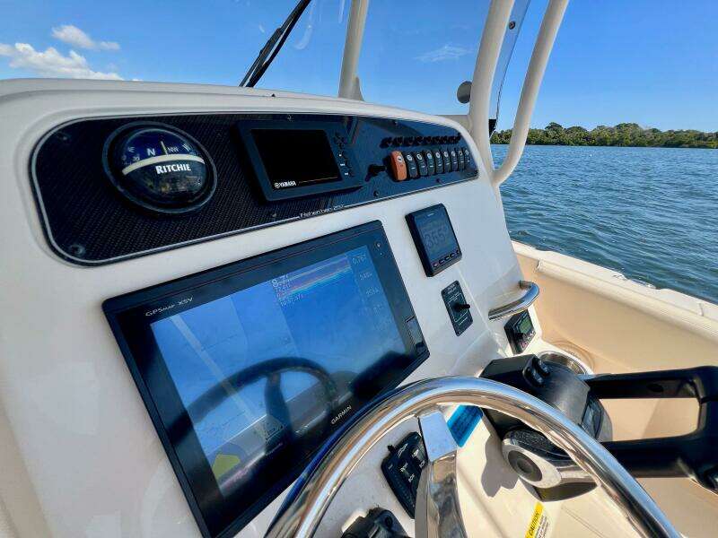 2018 Grady-White Fisherman 257