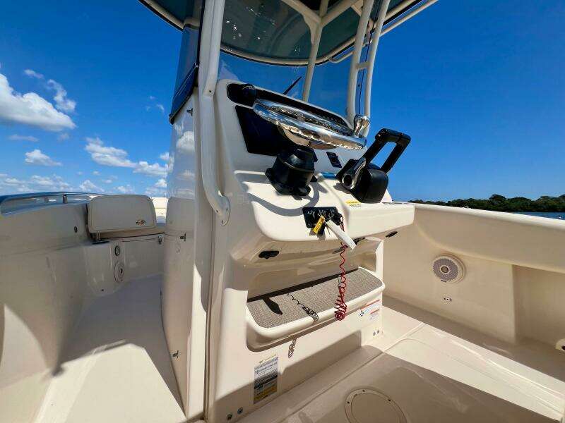 2018 Grady-White Fisherman 257