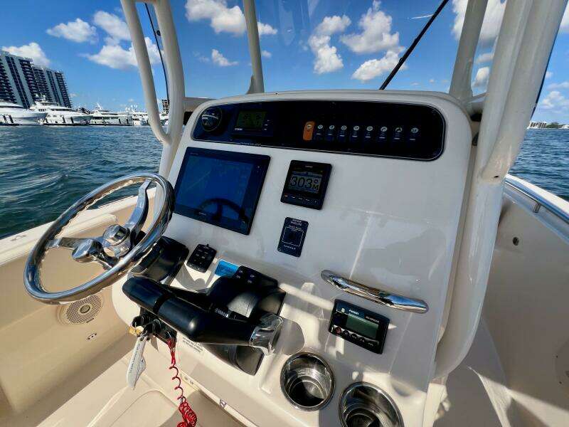 2018 Grady-White Fisherman 257