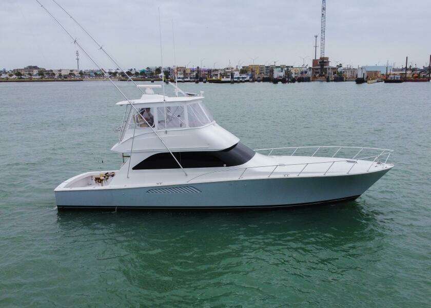 2005 Viking 52 Convertible "Aquaholic"