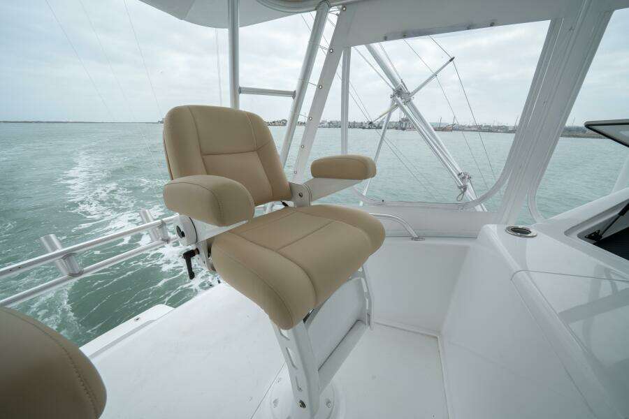 2005 Viking 52 Convertible "Aquaholic"