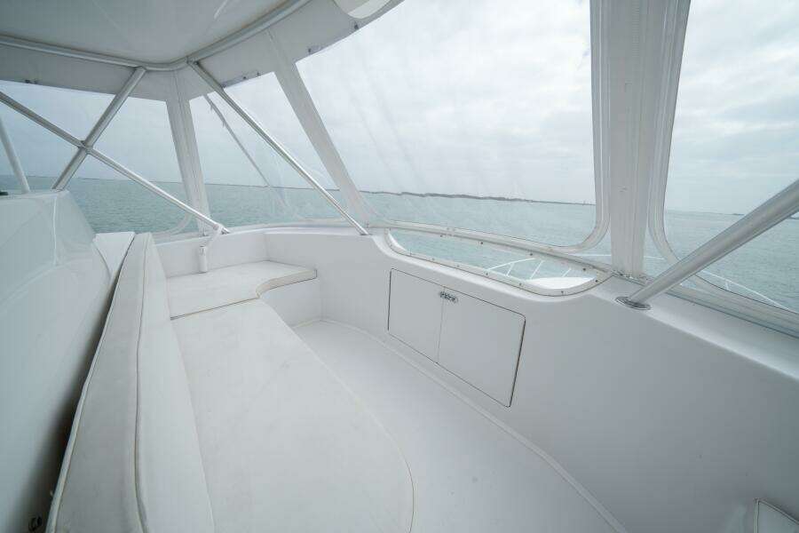 2005 Viking 52 Convertible "Aquaholic"