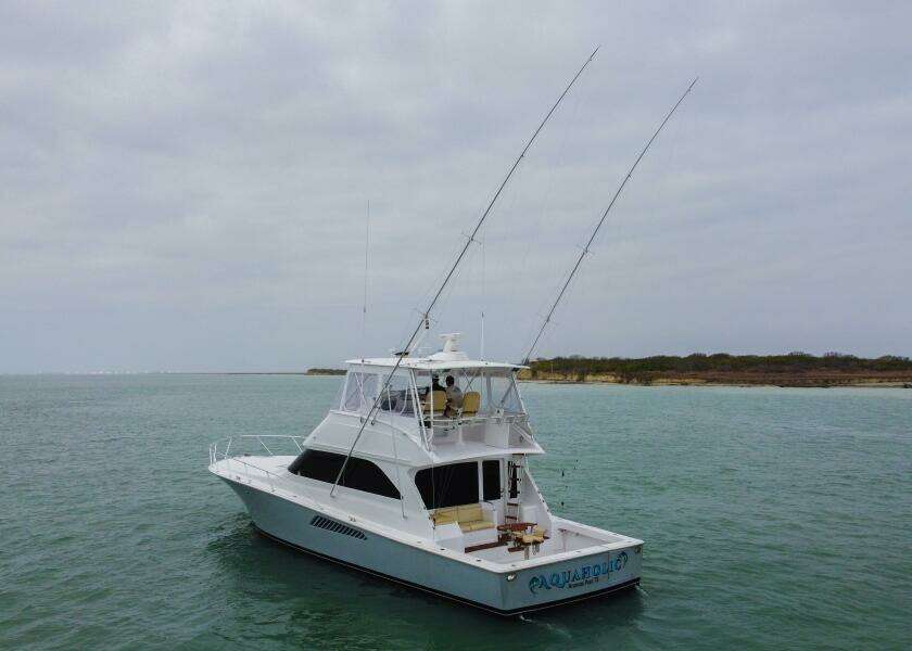 2005 Viking 52 Convertible "Aquaholic"