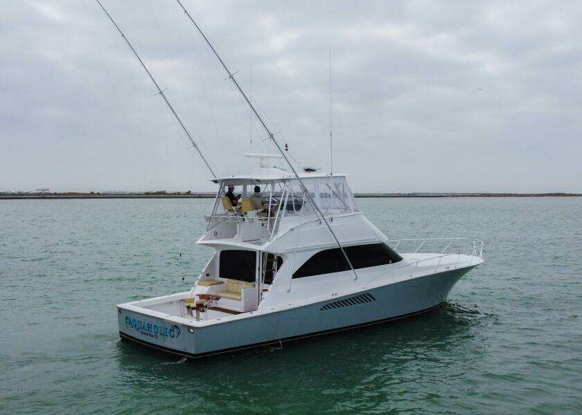 2005 Viking 52 Convertible "Aquaholic"