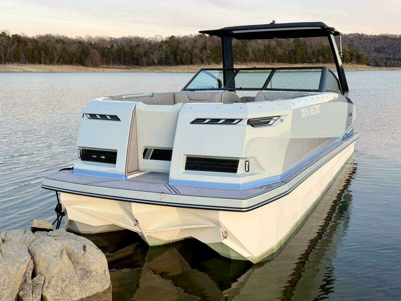 2023 Correct Craft Ingenity 23EL2 Electric Boat