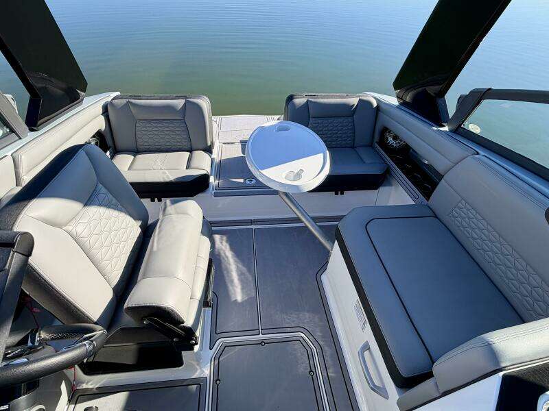 2023 Correct Craft Ingenity 23EL2 Electric Boat