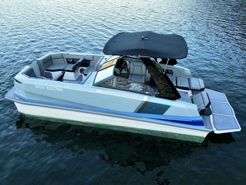 2023 Correct Craft Ingenity 23EL2 Electric Boat