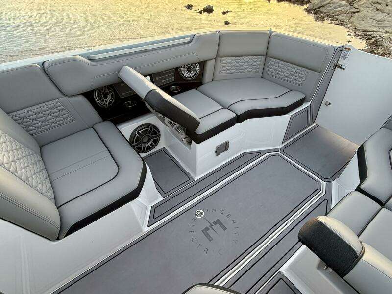 2023 Correct Craft Ingenity 23EL2 Electric Boat